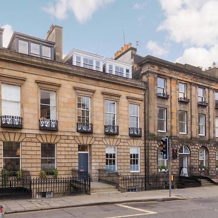 Joivy Luxurious 2Br Home Near Haymarket Station エディンバラ エクステリア 写真