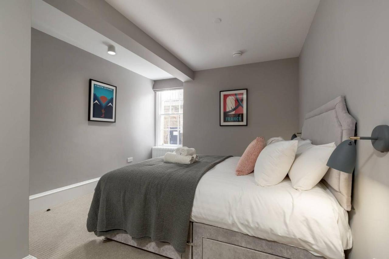 Joivy Luxurious 2Br Home Near Haymarket Station エディンバラ エクステリア 写真