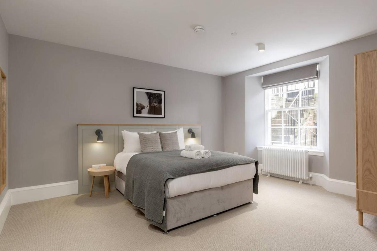 Joivy Luxurious 2Br Home Near Haymarket Station エディンバラ エクステリア 写真