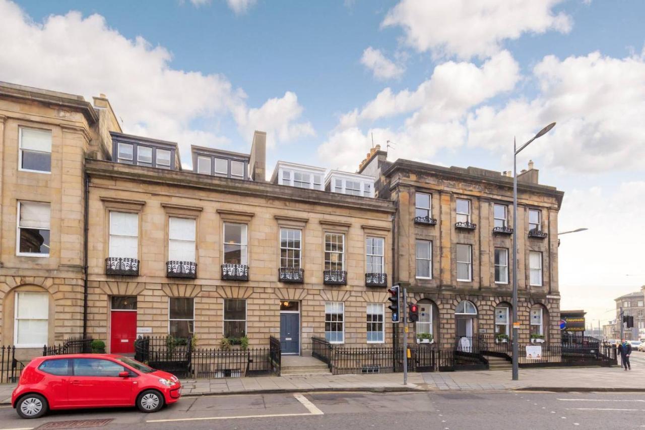 Joivy Luxurious 2Br Home Near Haymarket Station エディンバラ エクステリア 写真