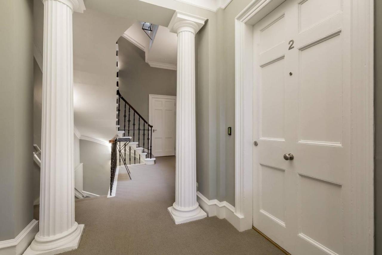 Joivy Luxurious 2Br Home Near Haymarket Station エディンバラ エクステリア 写真