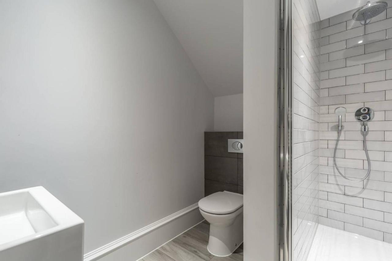 Joivy Luxurious 2Br Home Near Haymarket Station エディンバラ エクステリア 写真