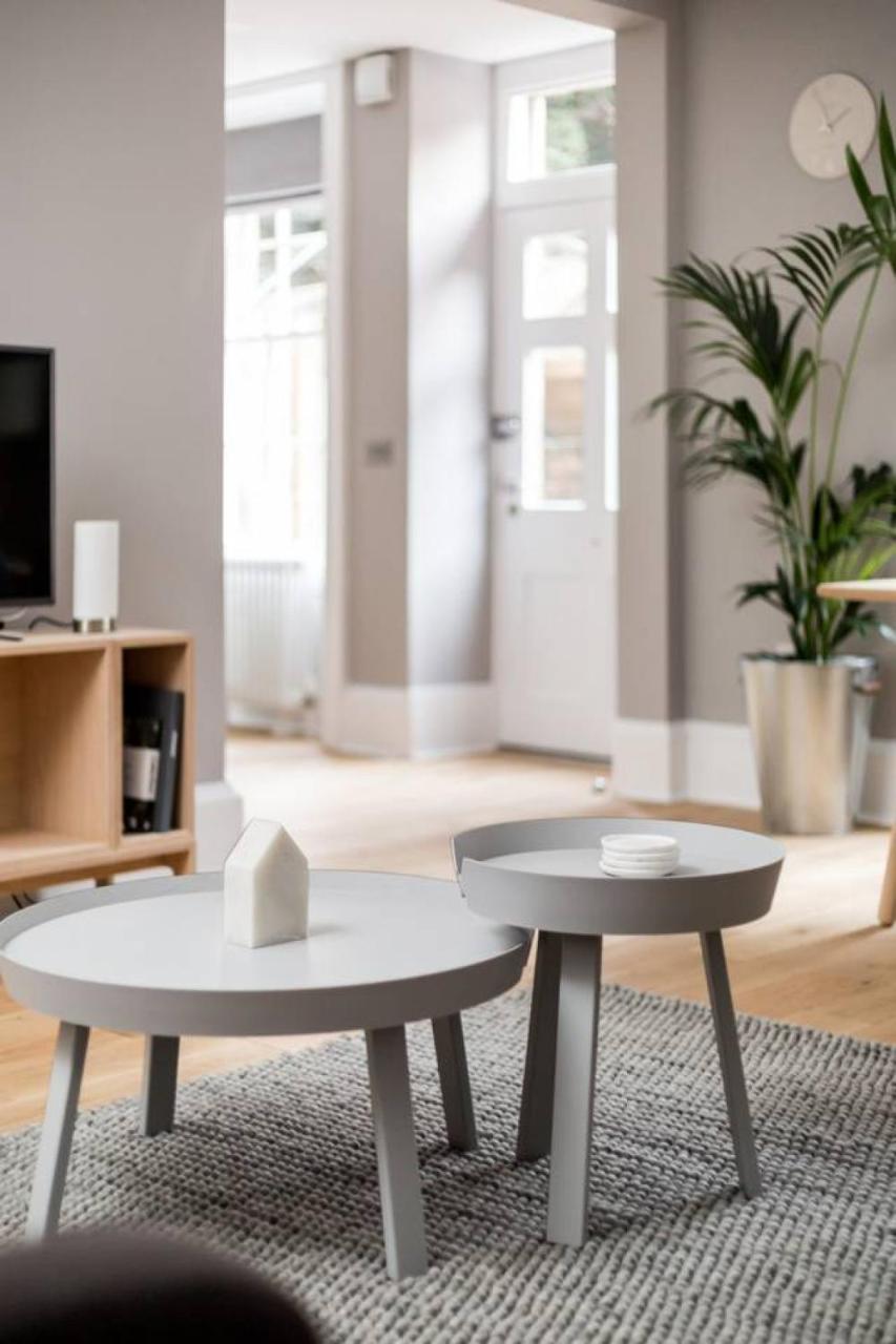 Joivy Luxurious 2Br Home Near Haymarket Station エディンバラ エクステリア 写真