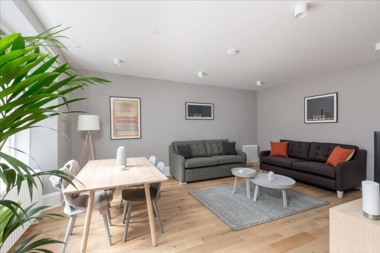 Joivy Luxurious 2Br Home Near Haymarket Station エディンバラ エクステリア 写真