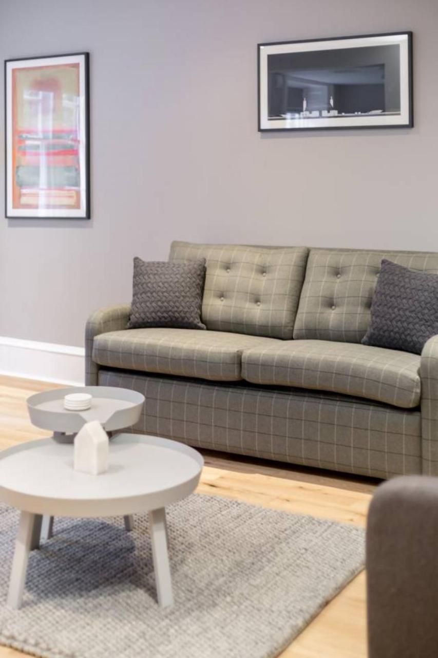 Joivy Luxurious 2Br Home Near Haymarket Station エディンバラ エクステリア 写真